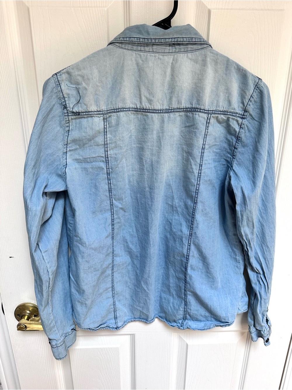 Bundle of Women’s M Long Sleeve Shirts - Picture 16 of 16